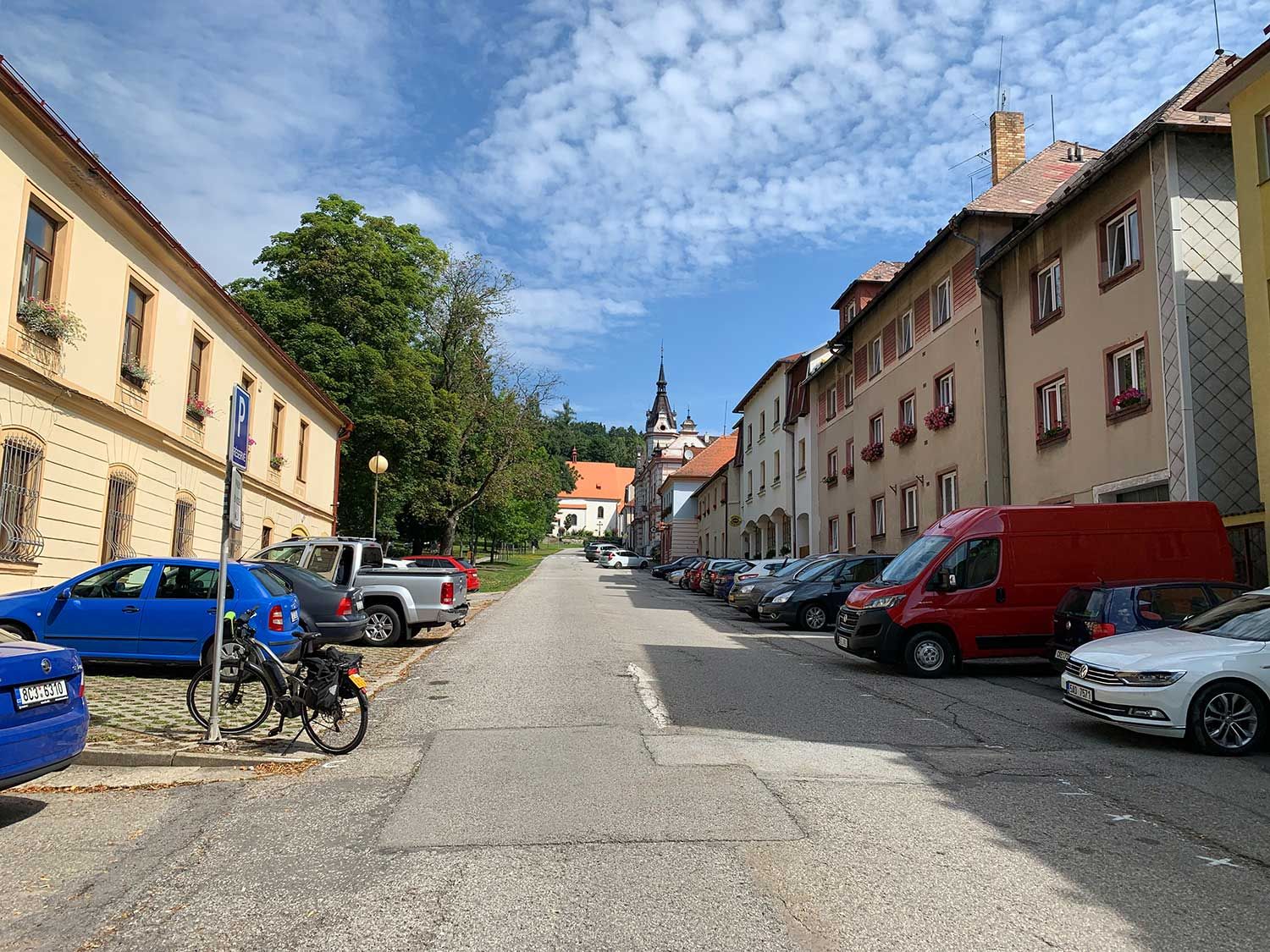 Strasse im Dorfzentrum